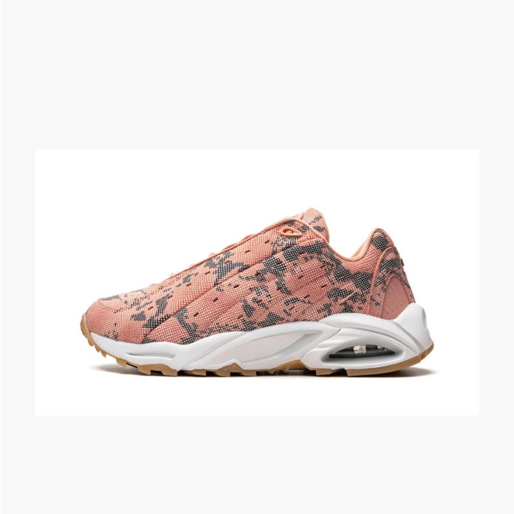 Nike Women's Sneakers in Pink and Black
